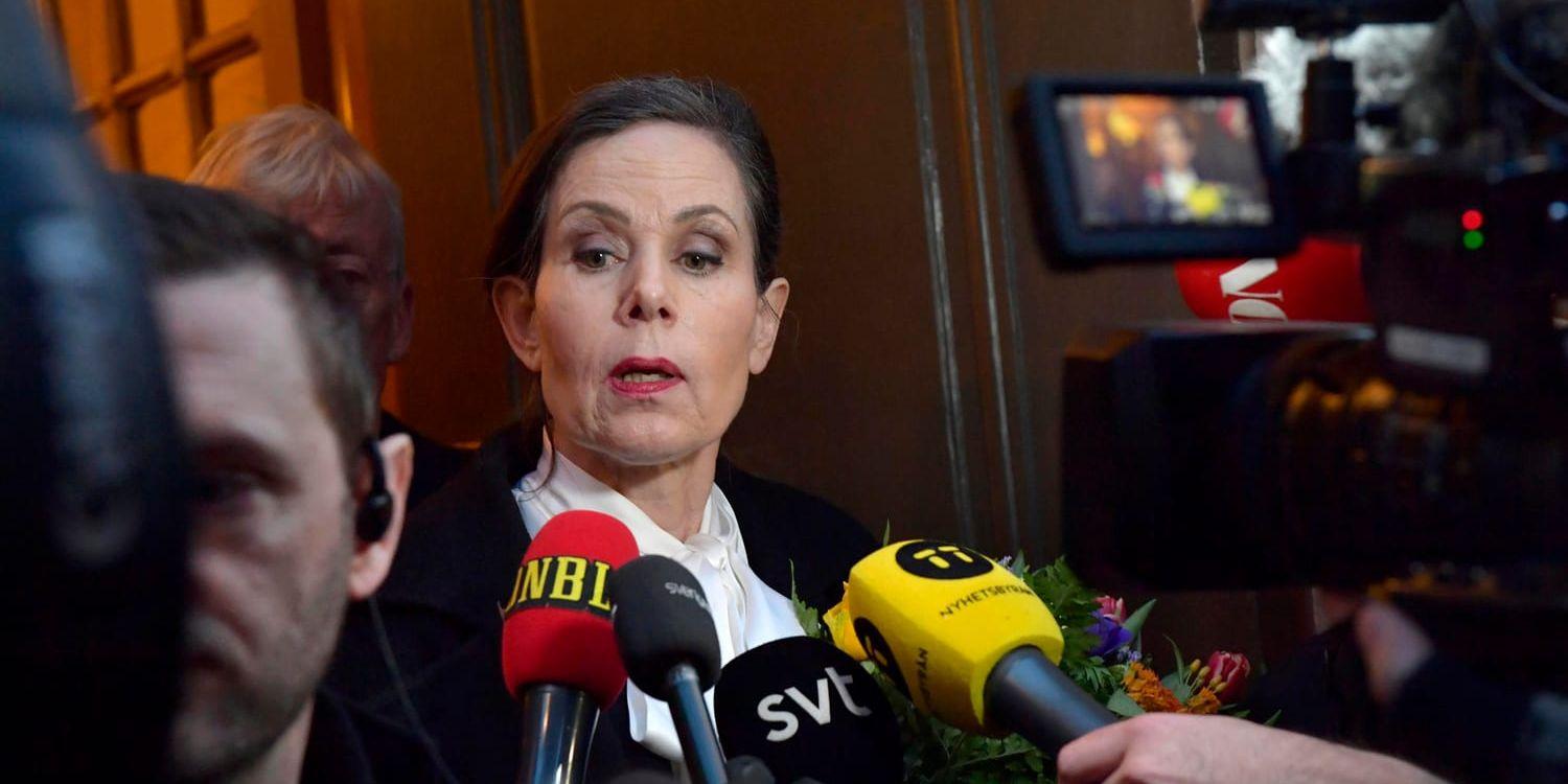 Svenska Akademiens ständiga sekreterare Sara Danius lämnar Akademien, säger hon efter ett sammanträde den 12 april.
