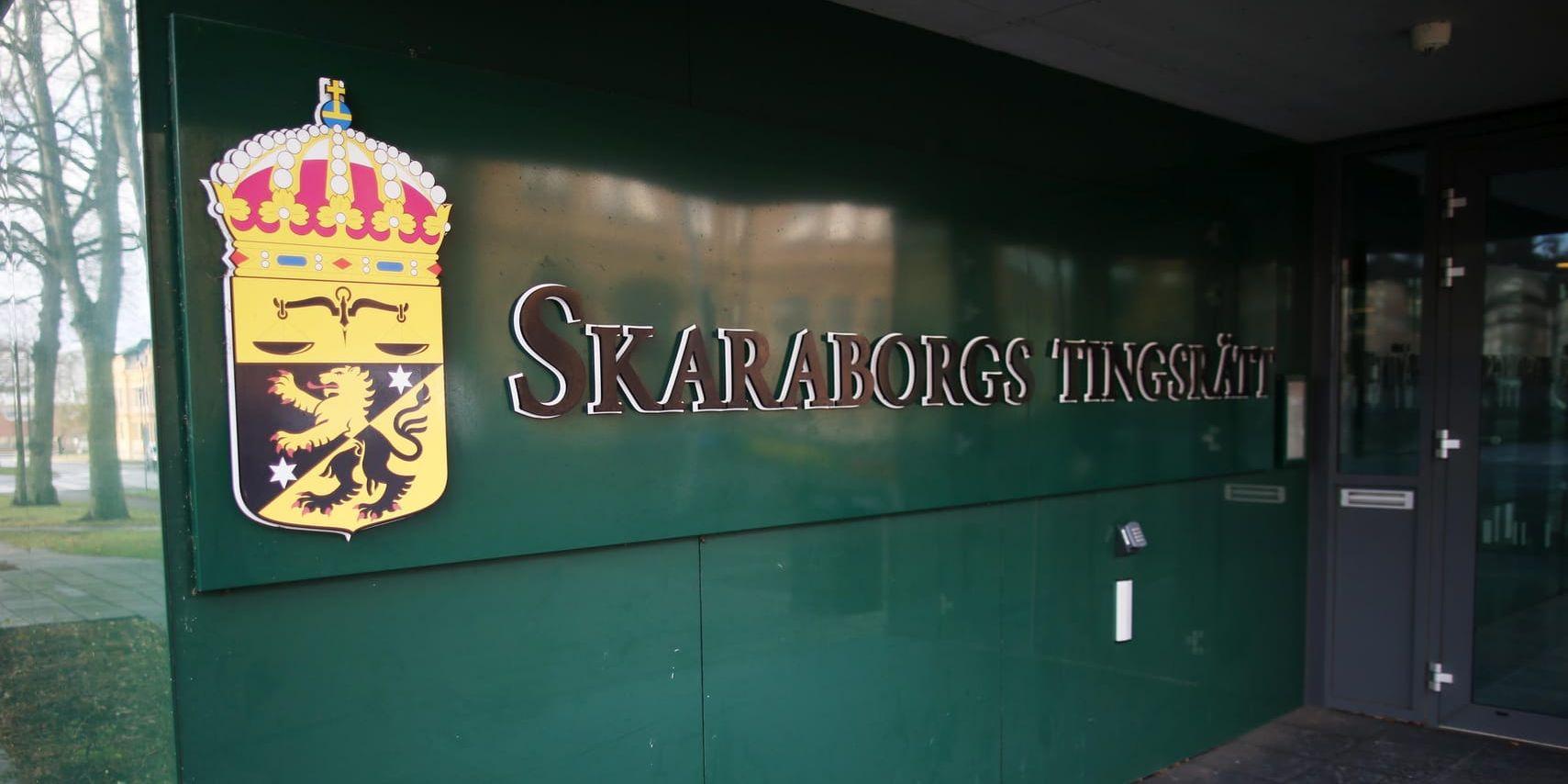 En 30-årig man som är misstänkt för misshandeln av en polisman i Skövde sattes på fri fot av Skaraborgs tingsrätt. Arkivbild.