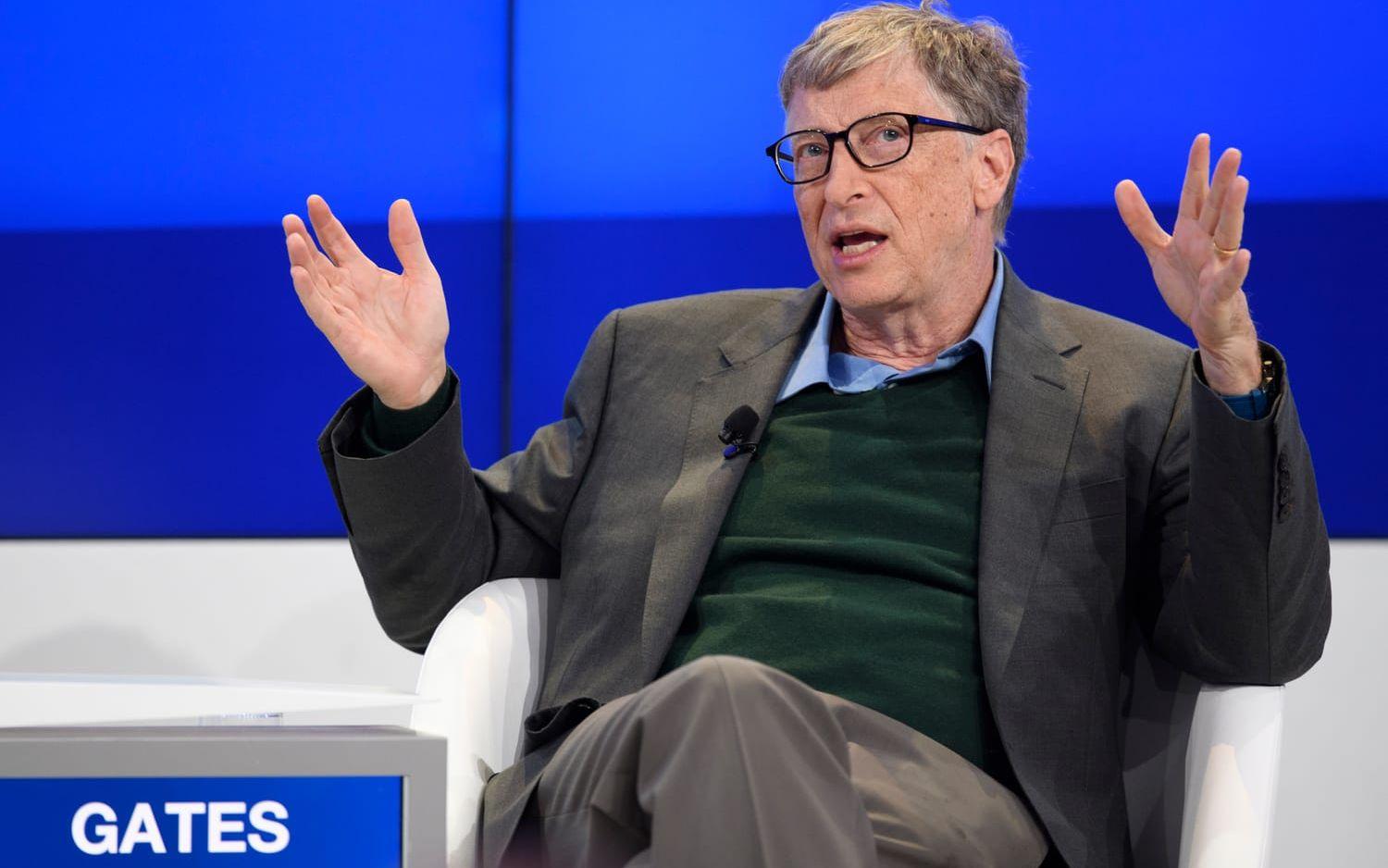 Bill Gates får släppa förstaplatsen bland världens dollarmiljardärer. Han är god för 90 miljarder dollar. 