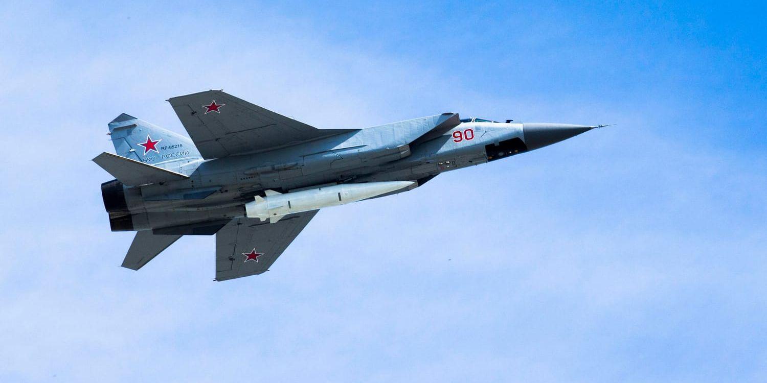 Ryssland ligger bara bakom en bråkdel av kränkningarna av svenskt territorium de senaste tre åren, enligt siffror från Försvarsmakten. Ett ryskt flygplan av modell MiG-31K vid en parad i Moskva 2018.