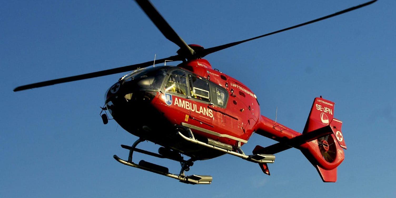 Ambulanshelikopter. På många platser i Sverige, är akuttransport med helikopter det enda alternativet för att personer ska få behandling i tid.