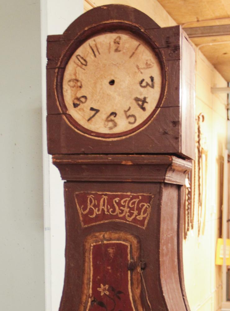 Är det här alla drömmars klocka? Ett ur utan visare. Den har stått i Krogsered i Hallands inland och är en av museets allra tidigast förvärvade föremål.