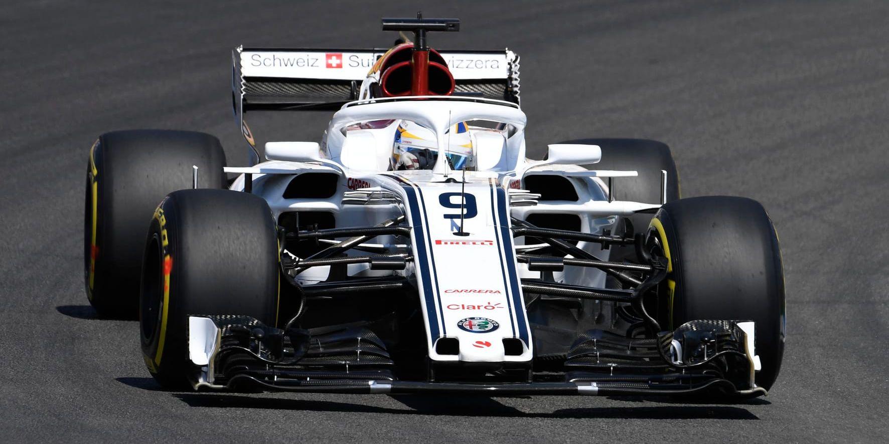 Sauber har bestämt att Marcus Ericssons bil inte ska utvecklas mer i år. Stallet tar i stället sikte på nästa år när nya regler införs.