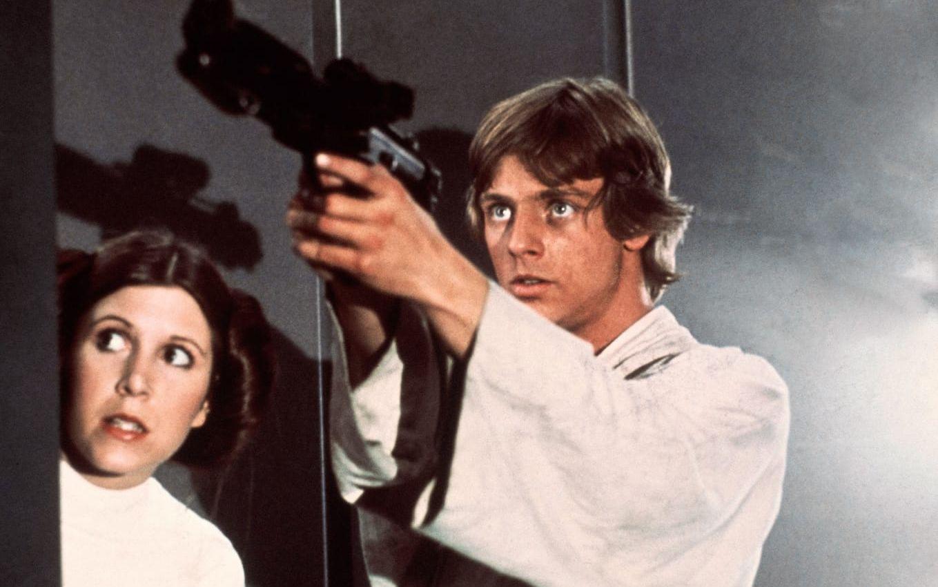 <strong>HON BLEV KÄR I HAN SOLO. </strong>Jo då, George Lucas hade planer på att låta den unga flickan kära ner sig i Han Solo. Tur att han då skrotat planerna på att låta Han Solo ha gälar.