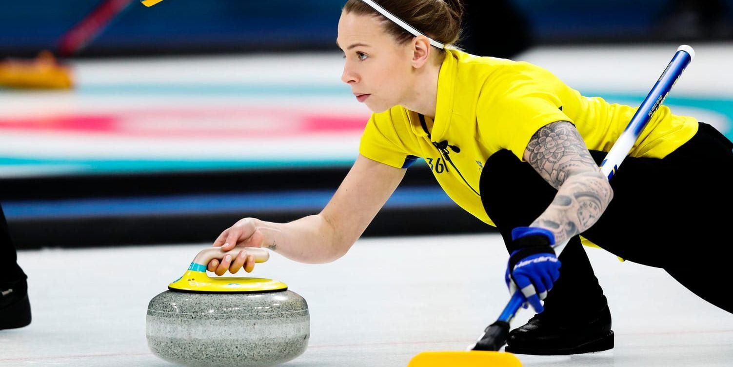 Sofia Mabergs satte tonen för den svenska premiärsegern med att släppa lag Hasselborgs första sten i OS-sammanhang.