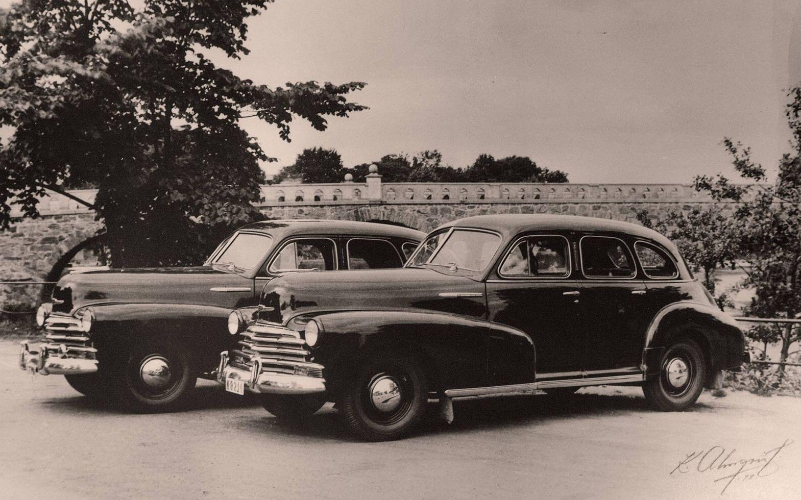 Körde chevor. Chevrolet var märket när Murtans lärde falkenbergarna köra bil på 1940-talet. Sven-Arne Svensson körde ett av de här stiliga ekipagen när han klev in i verksamheten 1949.