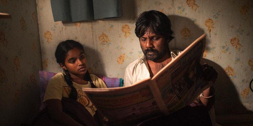 Flyktingdrama. Dheepan är en brännande aktuell film med ett söderfallande Europa som fond, tycker Maria Domellöf-Wik. På bilden Claudine Vinasithamby och Antonythasan Jesuthasan.