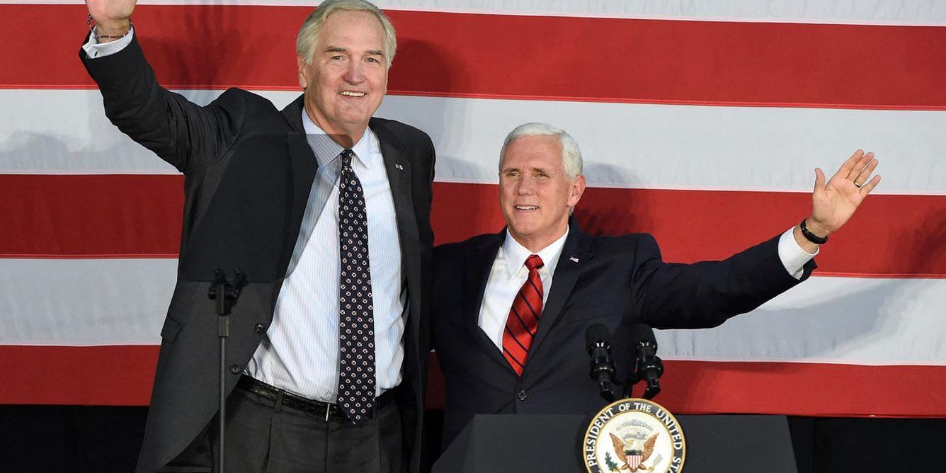 Vicepresident Mike Pence kampanjar tillsammans med vikarierande senatorn Luther Strange i Alabama.