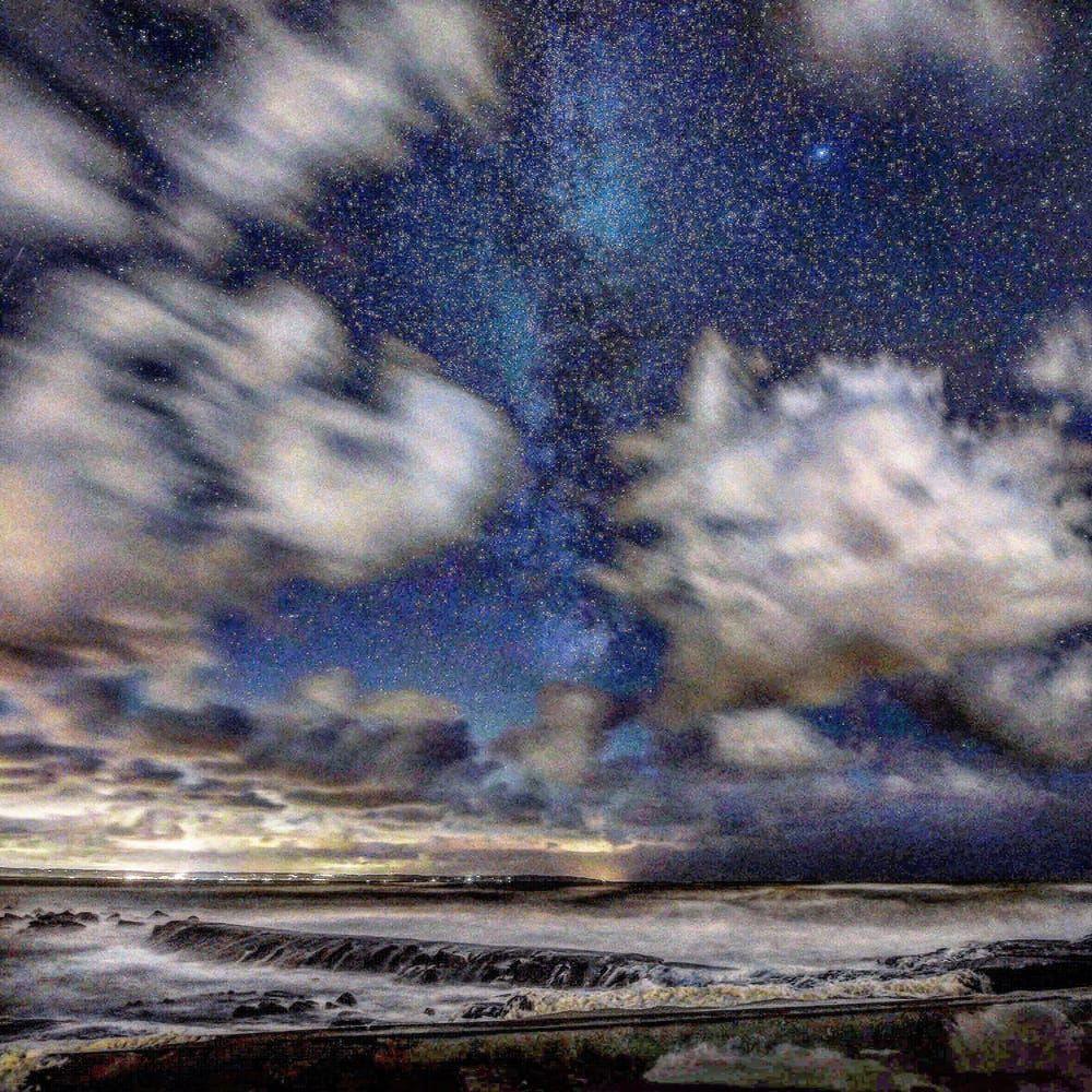 En favorit i repris: Vintergatan. Men denna gång är den avbildad över Laholmsbukten. Bild: