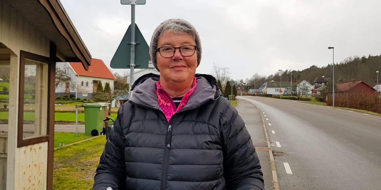 Birgitta Gustafsson, Toftabo sedan 43 år tillbaka, är nöjd med att det går bussar från samhället igen. ”Tågen går inte så ofta, så det har varit bekymmersamt om man velat in till stan och ta någon öl eller gå på bio”.