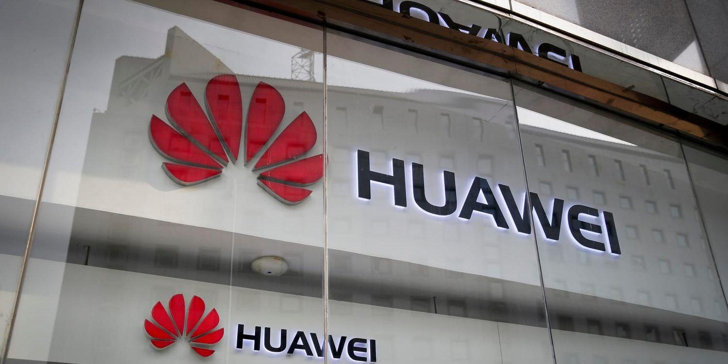 Sveriges regering överväger att förbjuda utrustning från den kinesiska IT-jätten Huawei.