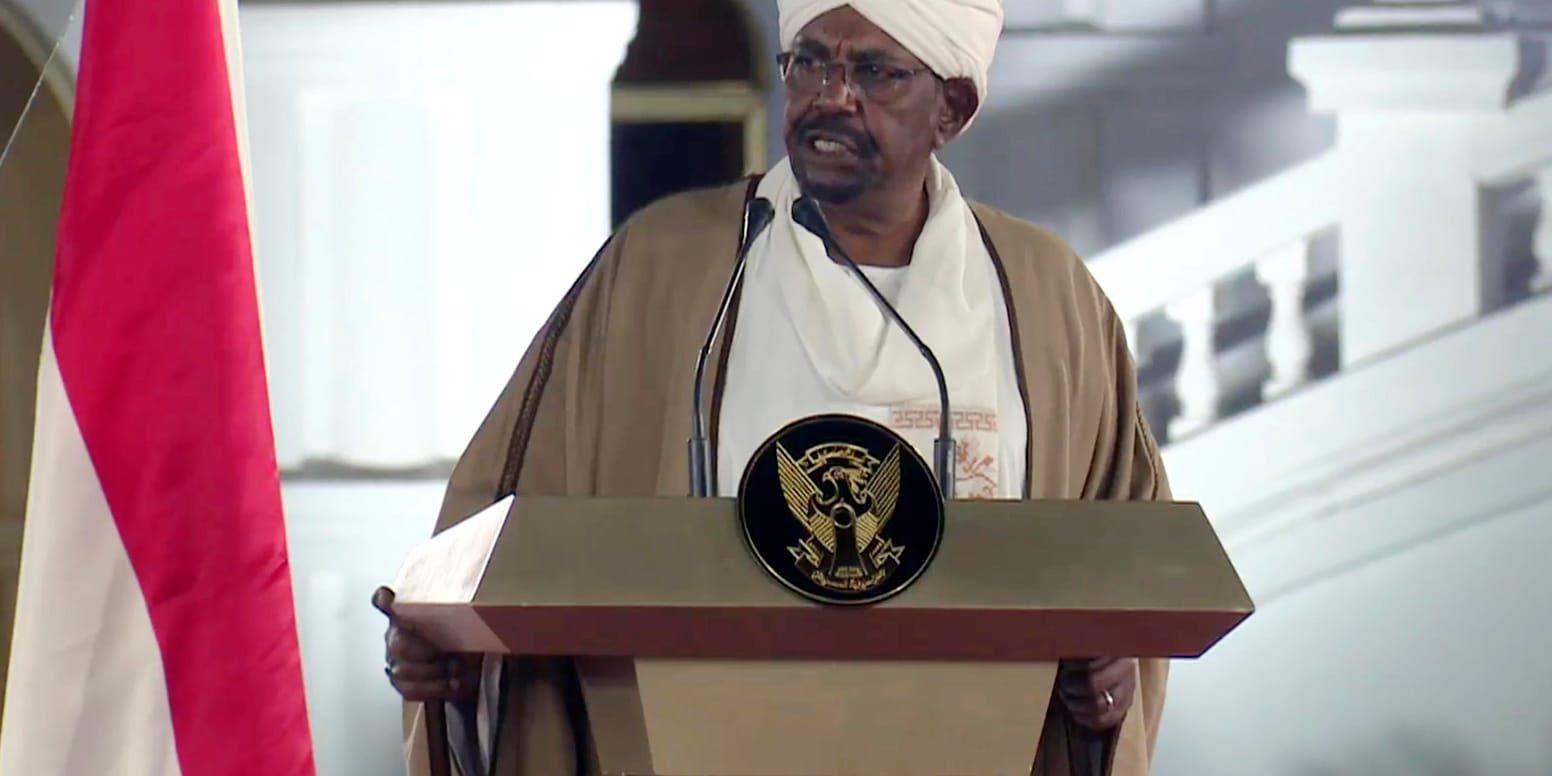 Sudans president Omar al-Bashir i sitt tv-sända tal på fredagen.