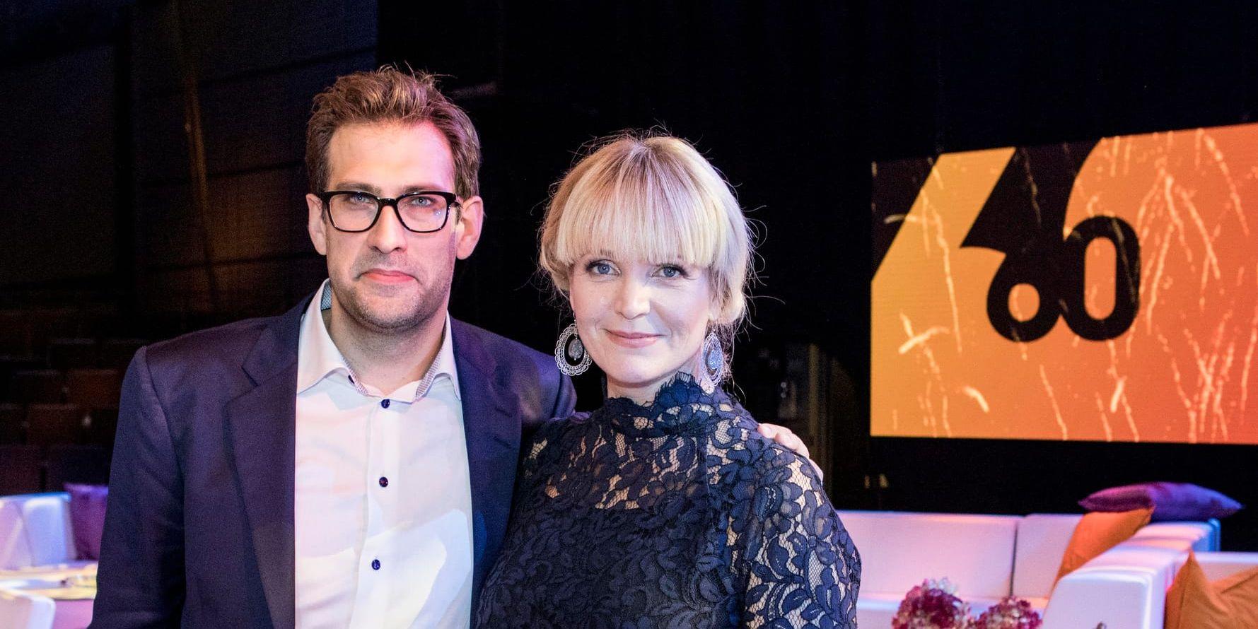 Niklas Källner och Kattis Ahlström programleder "Arvinge okänd" i SVT. Arkivbild.