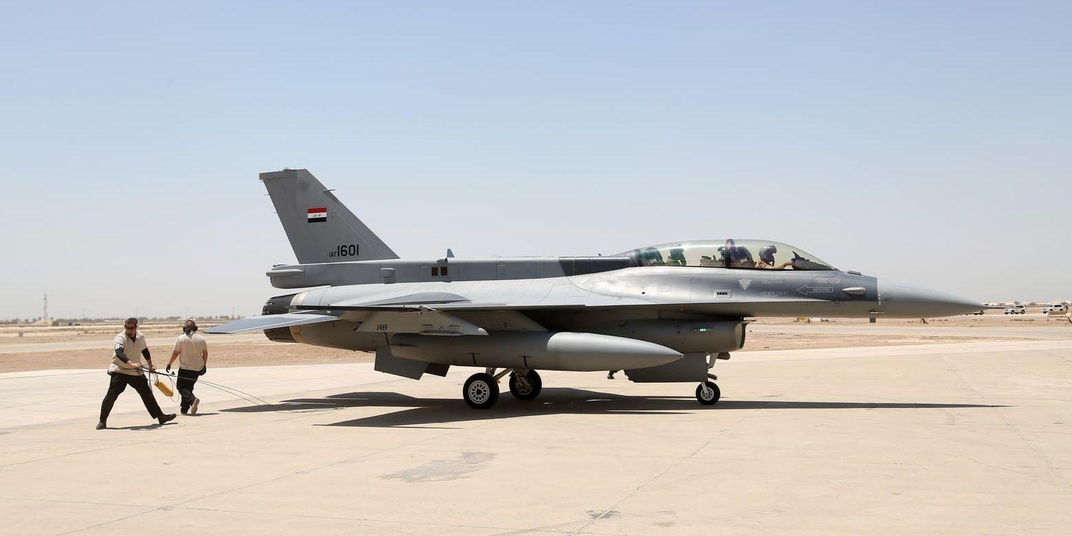 Ett irakiskt stridsflygplan av typen F-16. Arkivbild.