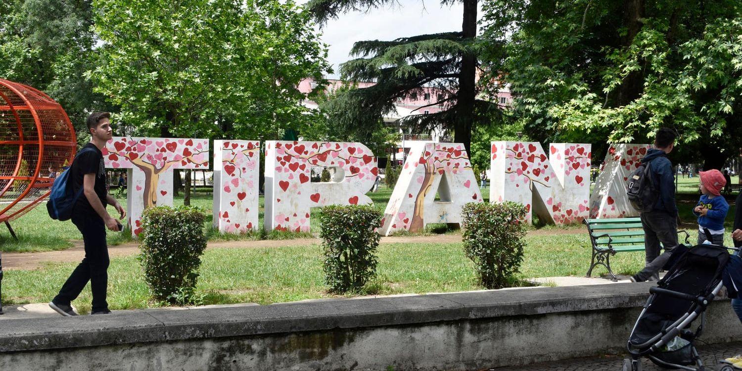 Svenska ambassaden i Albaniens huvudstad Tirana följer ärendet. Arkivbild.