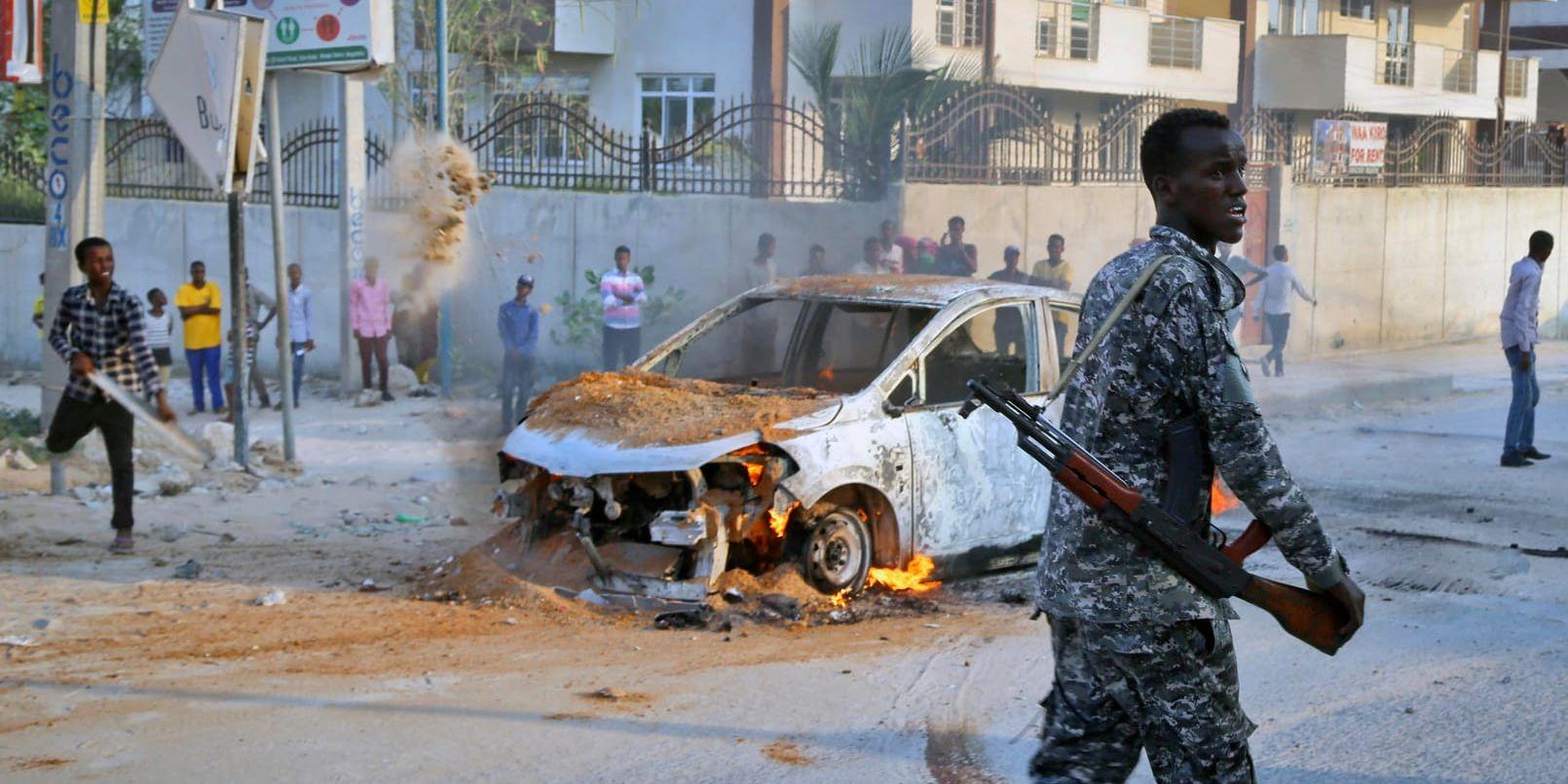 Somalia är ett av de länder i världen som drabbats hårdast av terror och krig. Här har en bilbomb just exploderat i huvudstaden Mogadishu. Arkivbild.