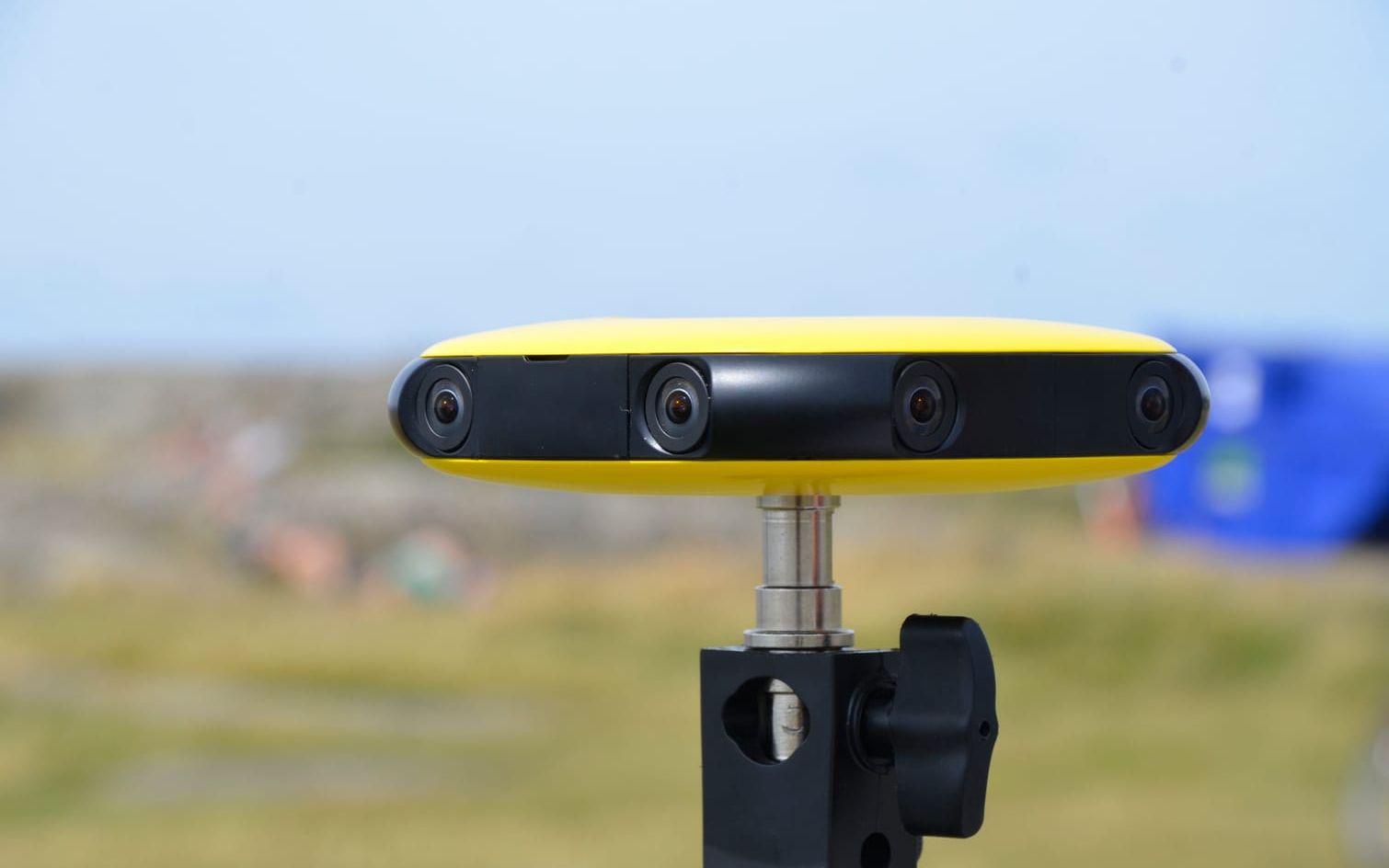 360-kameran har åtta linser och kan spela in upp till 2 timmar av filmmaterial. Det går även att trycka på REC via mobilen.