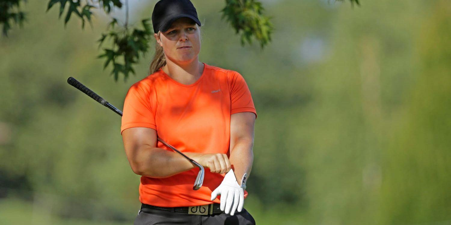 Det har blivit mycket väntan för golfarna i Evian Championship. På bilden syns Caroline Hedwall.