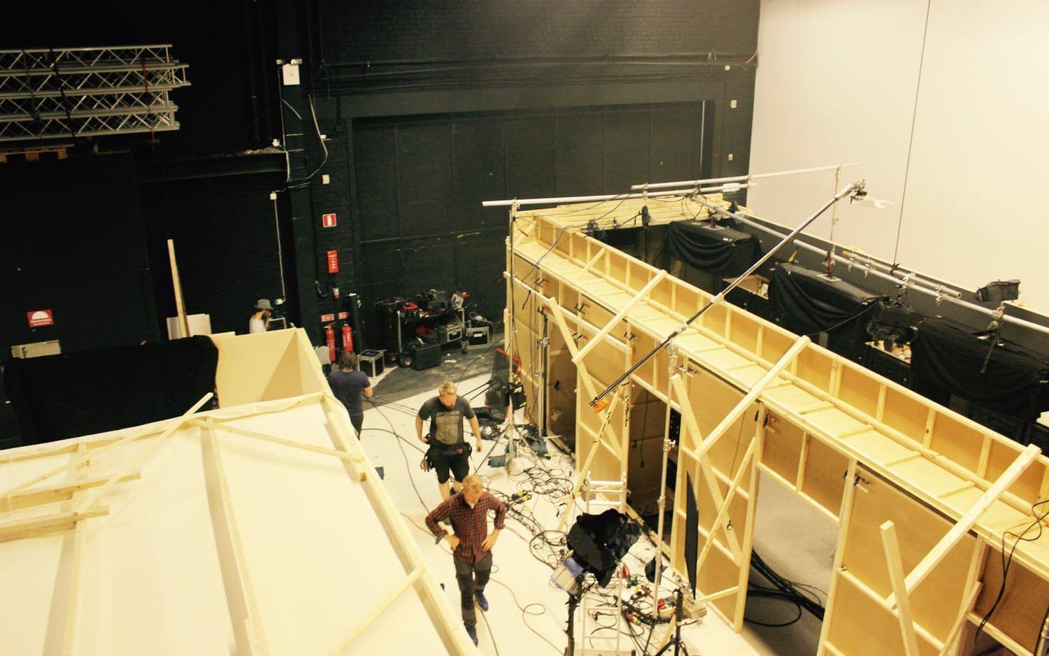 Under inspelningen av ”Mellanrum” i Gothenburg Film Studios. Bild: Daniel Bajnoci