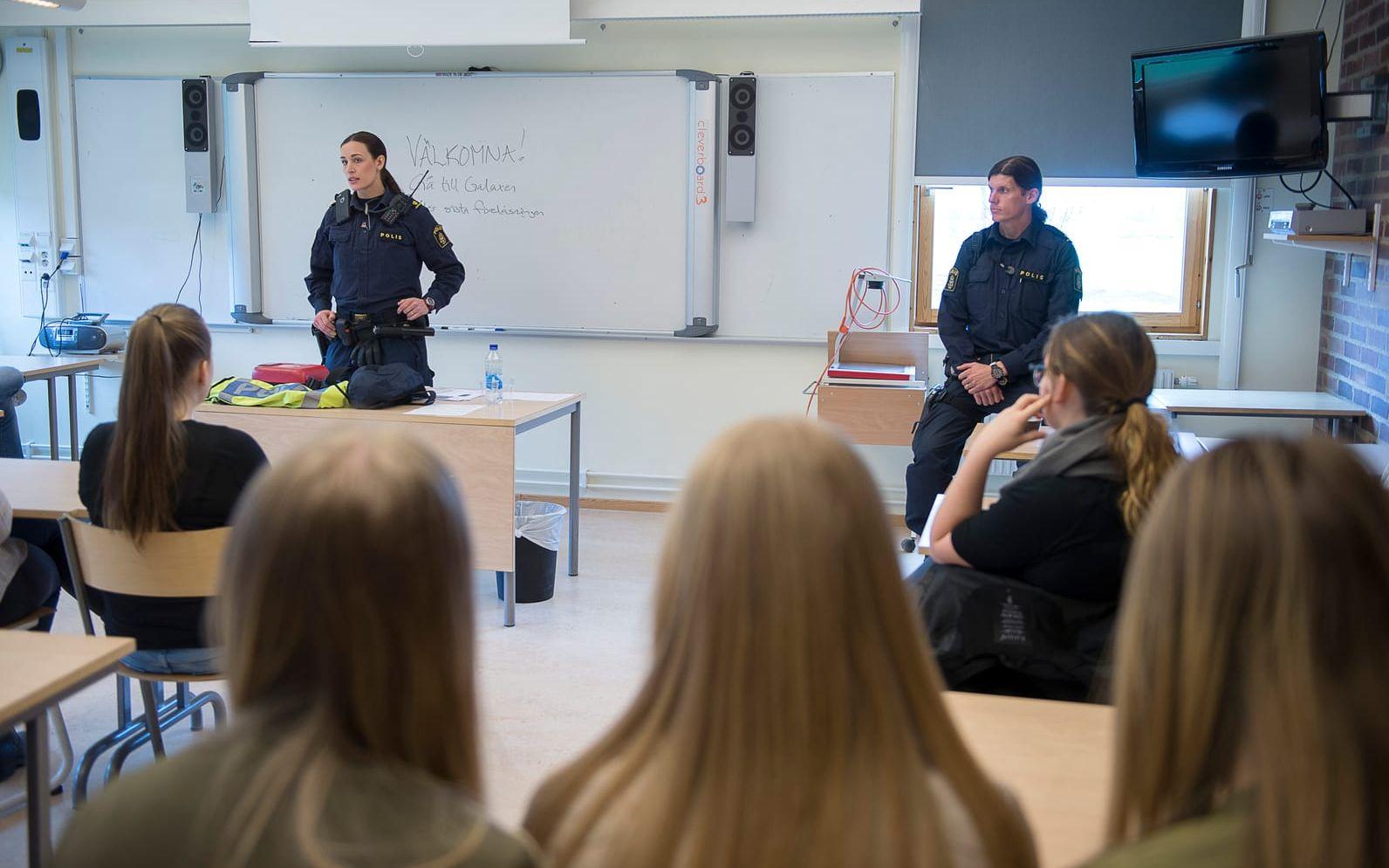 DROGER BLAND UNGA. Polisen i Varberg ska under nästa år hålla i utbildningar på samtliga skolor i kommunen.
