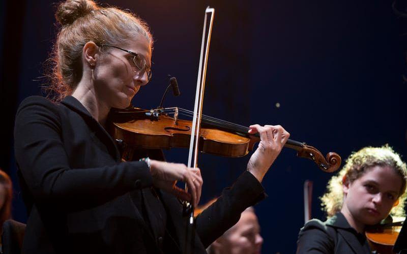 Artisterna backades upp av Stockholm Concert Orchestra. Bild: Dick Gillberg