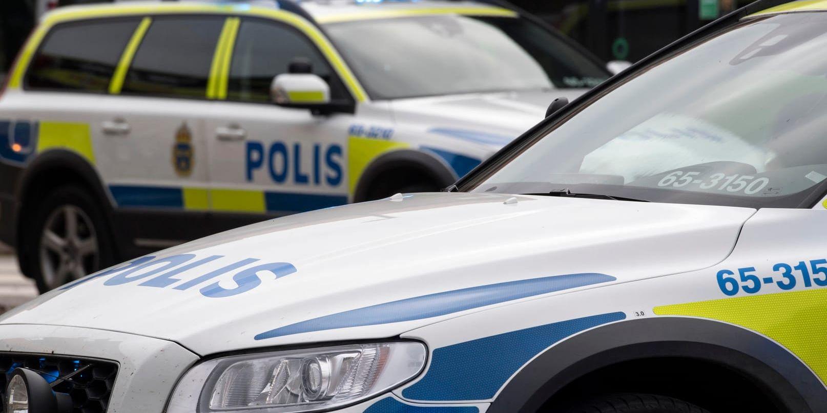 En polisman blev påkörd under en jakt på en misstänkt stulen bil i Malmö. Arkivbild.