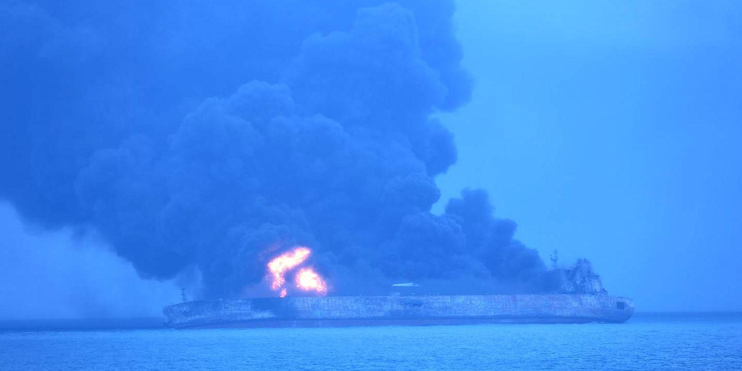 Den iranska oljetankern Sanchi krockade med ett lastfartyg utanför Kinas östkust och fattade eld. Arkivbild.
