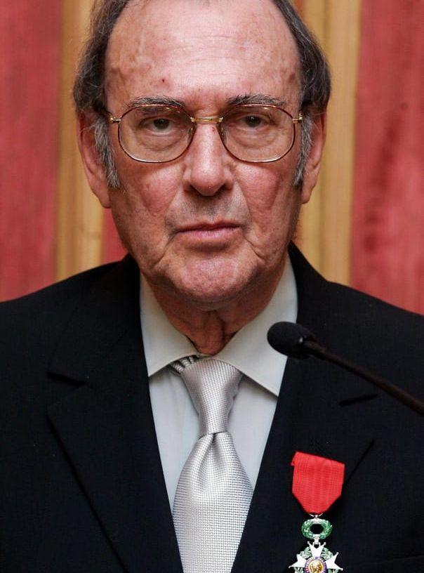 Harold Pinter 2007, med det franska priset Hederslegionen. Bild: Carl de Souza