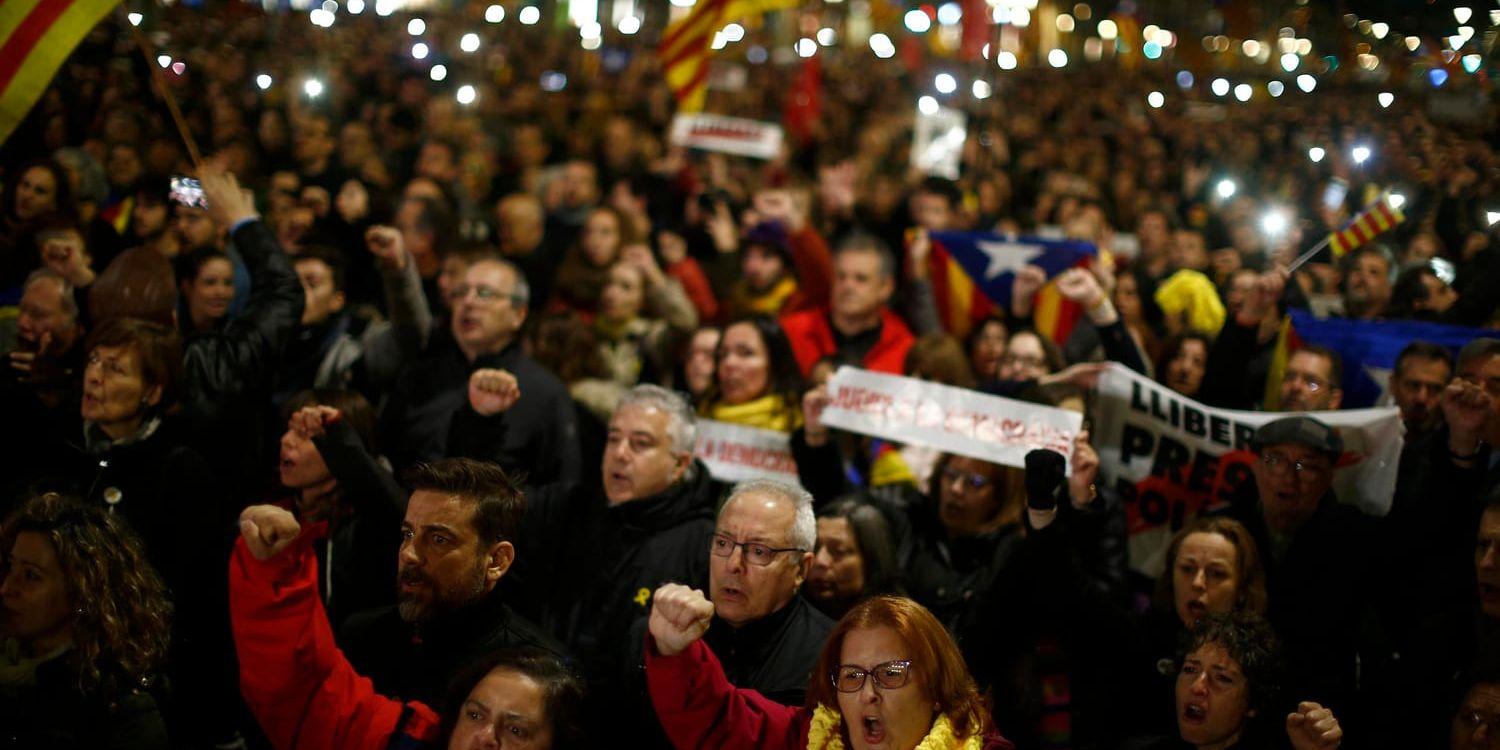 Omkring 40 000 demonstrerade i centrala Barcelona under torsdagskvällen.