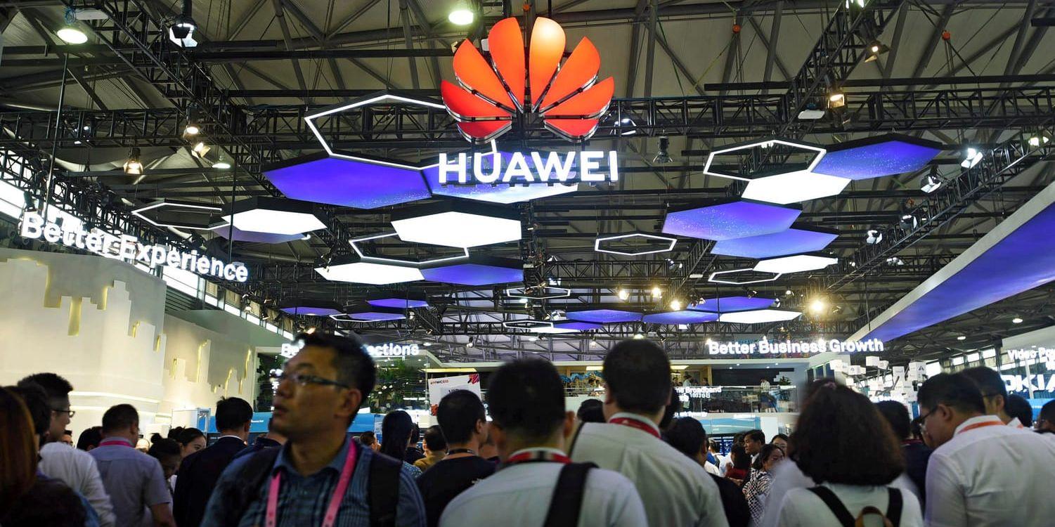 Ny lagstiftning stoppar kinesiska Huawei och ZTE att leverera teknikkomponenter till amerikanska myndigheter och företag som har kontrakt med dessa. Arkivbild.