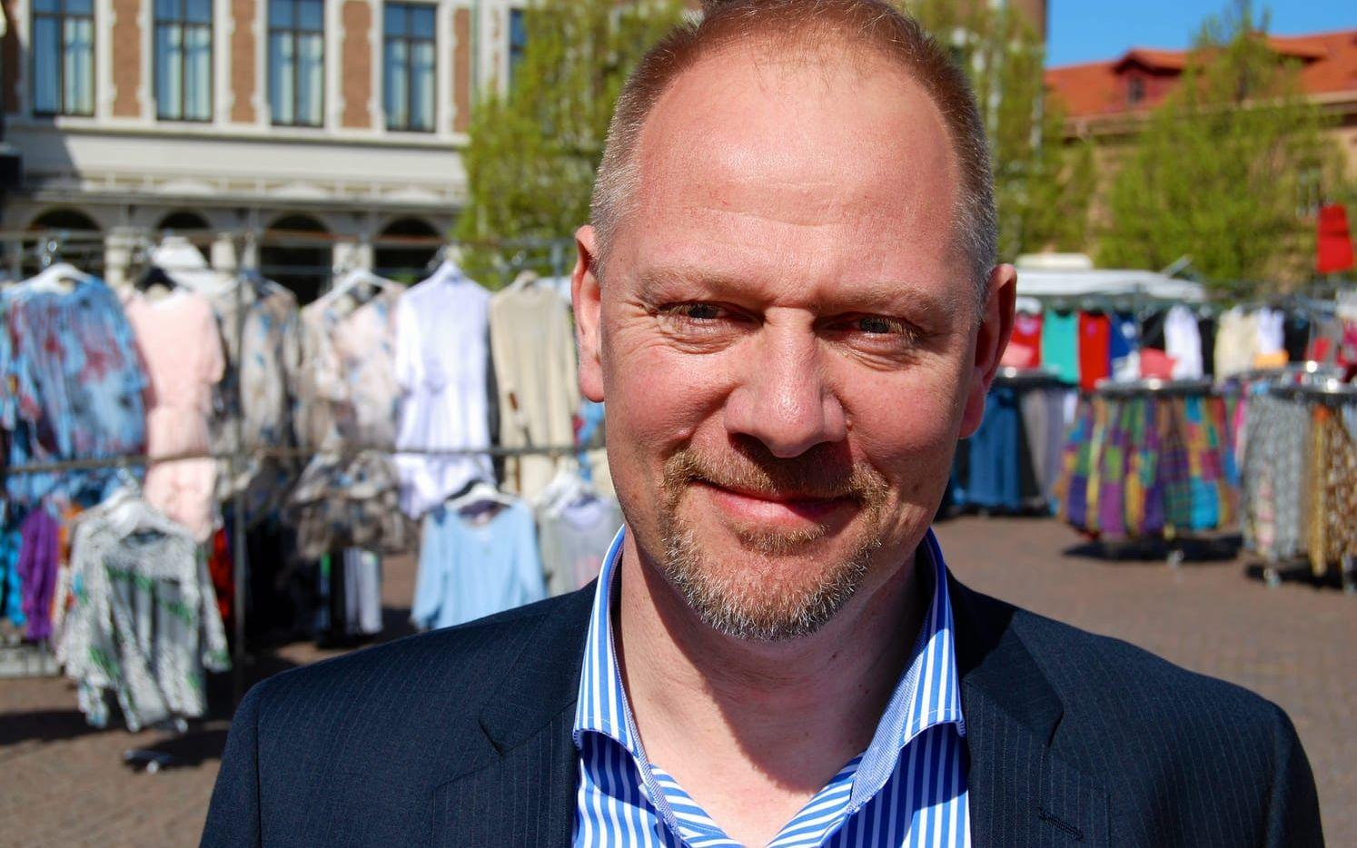 Ulf Hofstedt, vd på Varbergs Bostad AB, välkomnar kommunledningens besked om att sälja Åkaren till bostadsbolaget. VBAB ska renovera huset. Bild: Fredrik Larsson / Arkiv