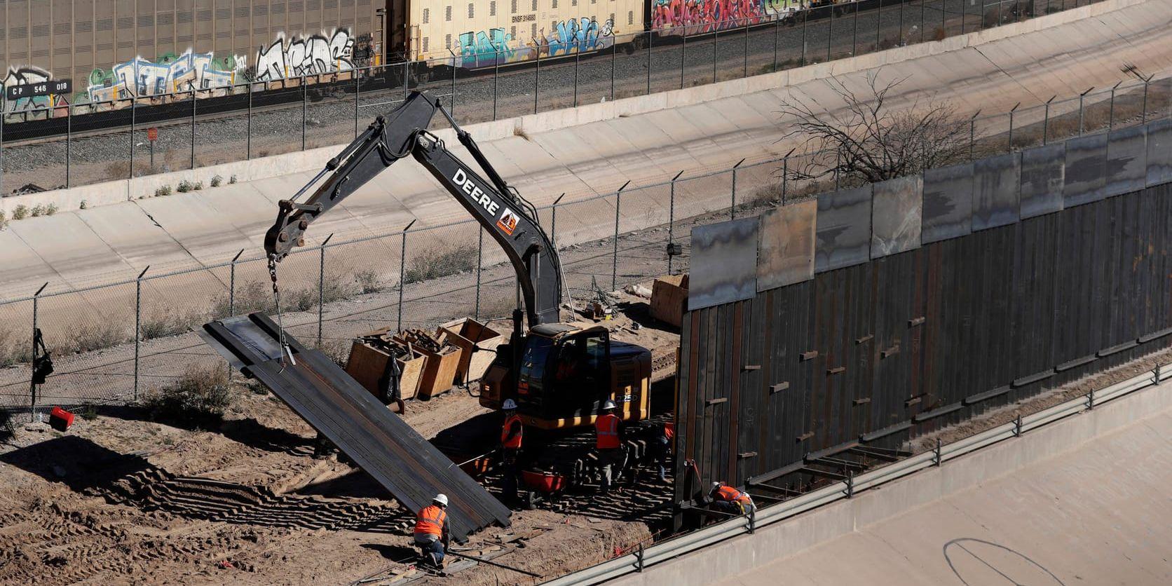 En del av den nya barriären mot Mexiko i närheten av El Paso, Texas. Bild tagen i januari.