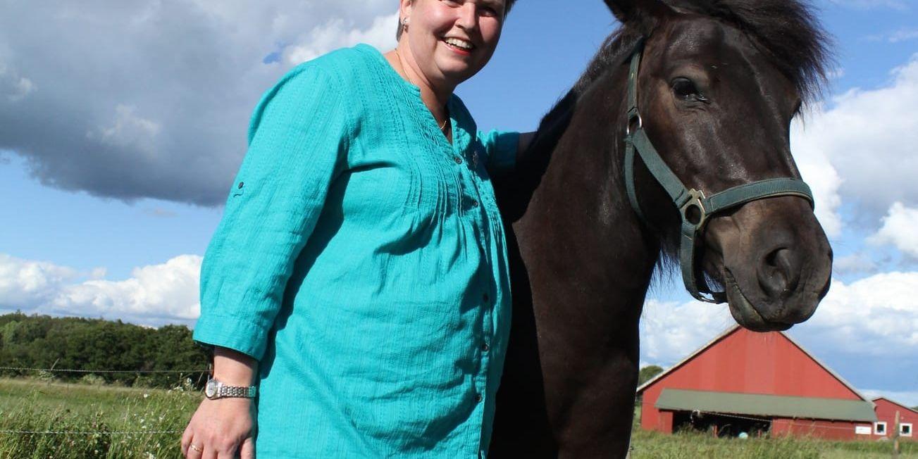 När det politiska engagemanget trappas ned ska Agneta Åkerberg ägna mer tid åt sitt och makens företag som föder upp hästar.