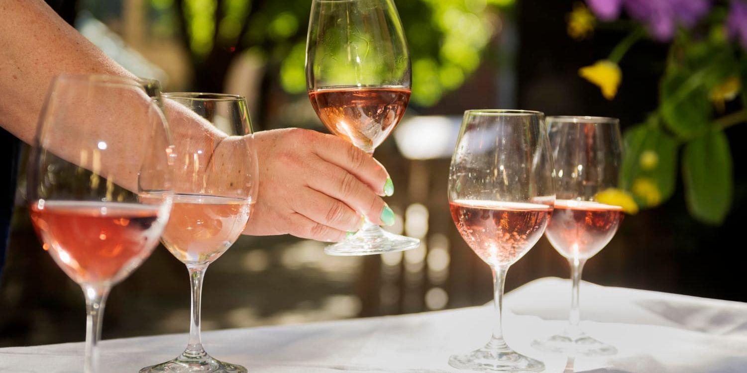 Många dricker mer alkohol på sommarsemestern än övriga delar av året.