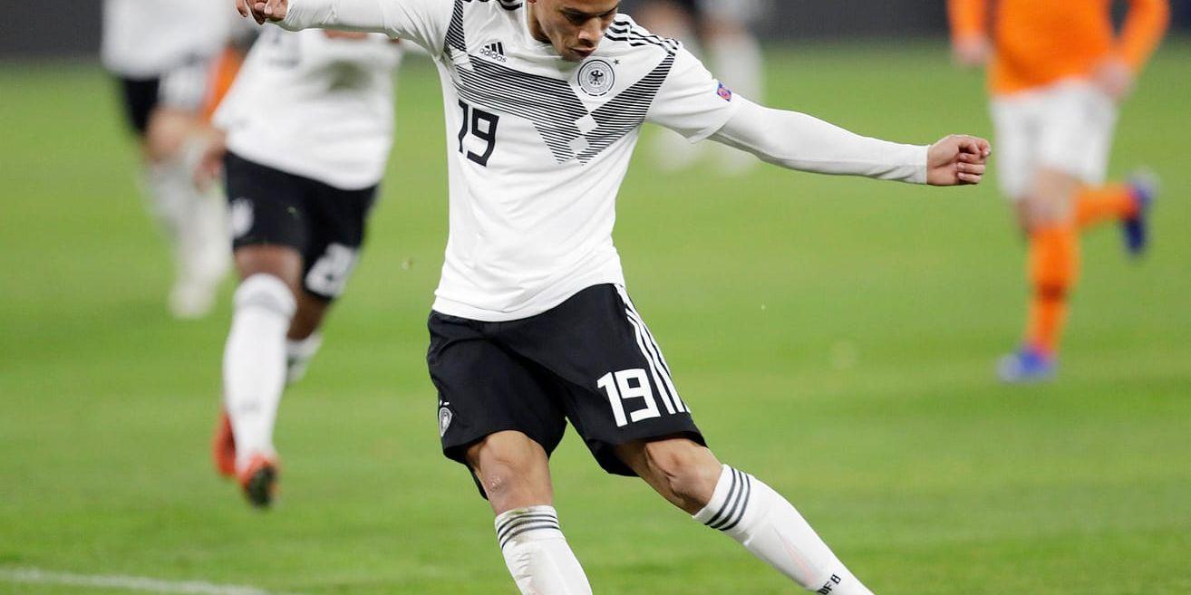 Leroy Sané gjorde för Tyskland, som bara fick 2–2 mot Nederländerna.