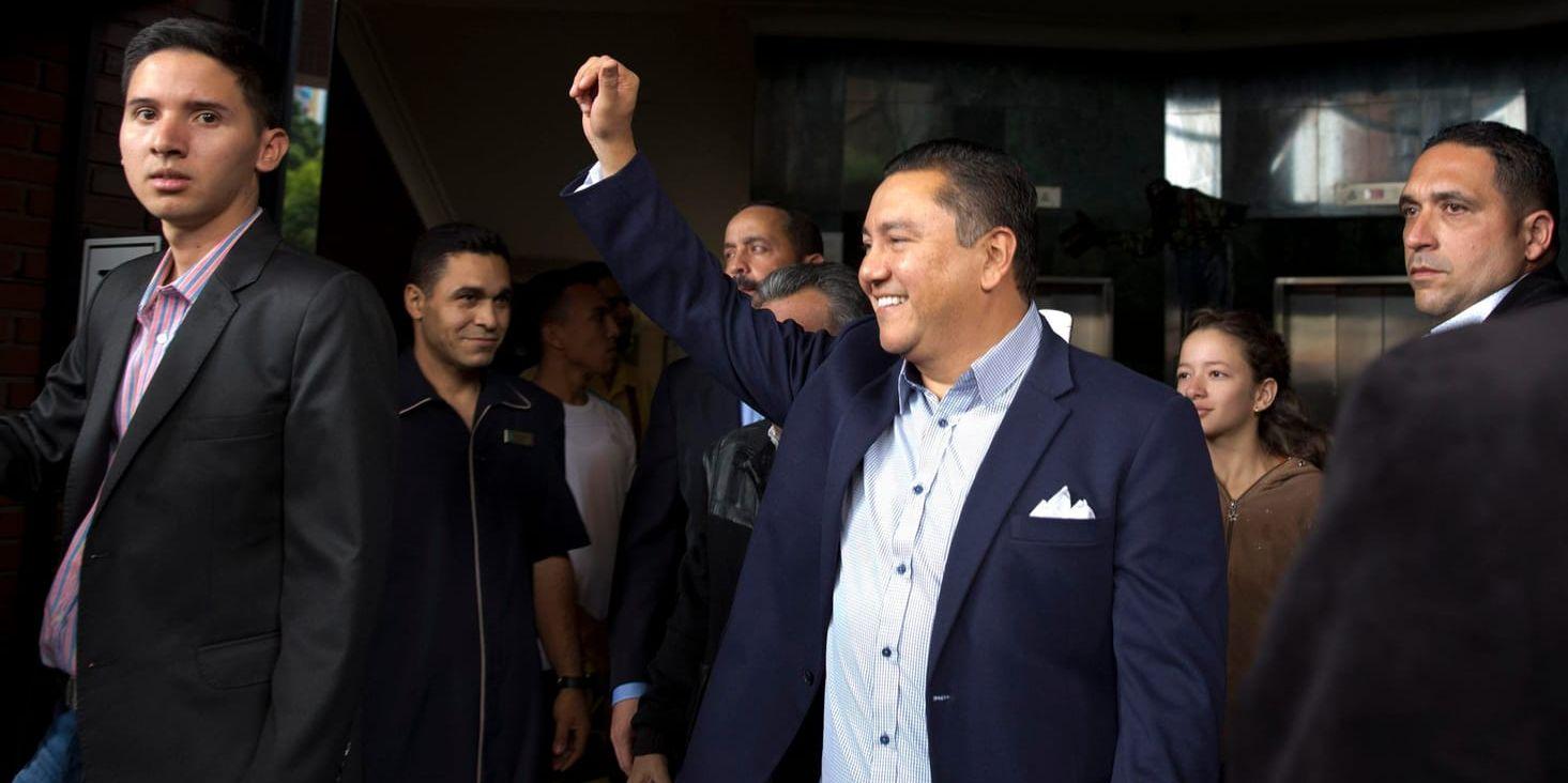 Efter att Venezuelas oppositionsallians MUD beslutat att bojkotta presidentvalet den 22 april, är Javier Bertucci president Nicolás Maduros enda motståndare.