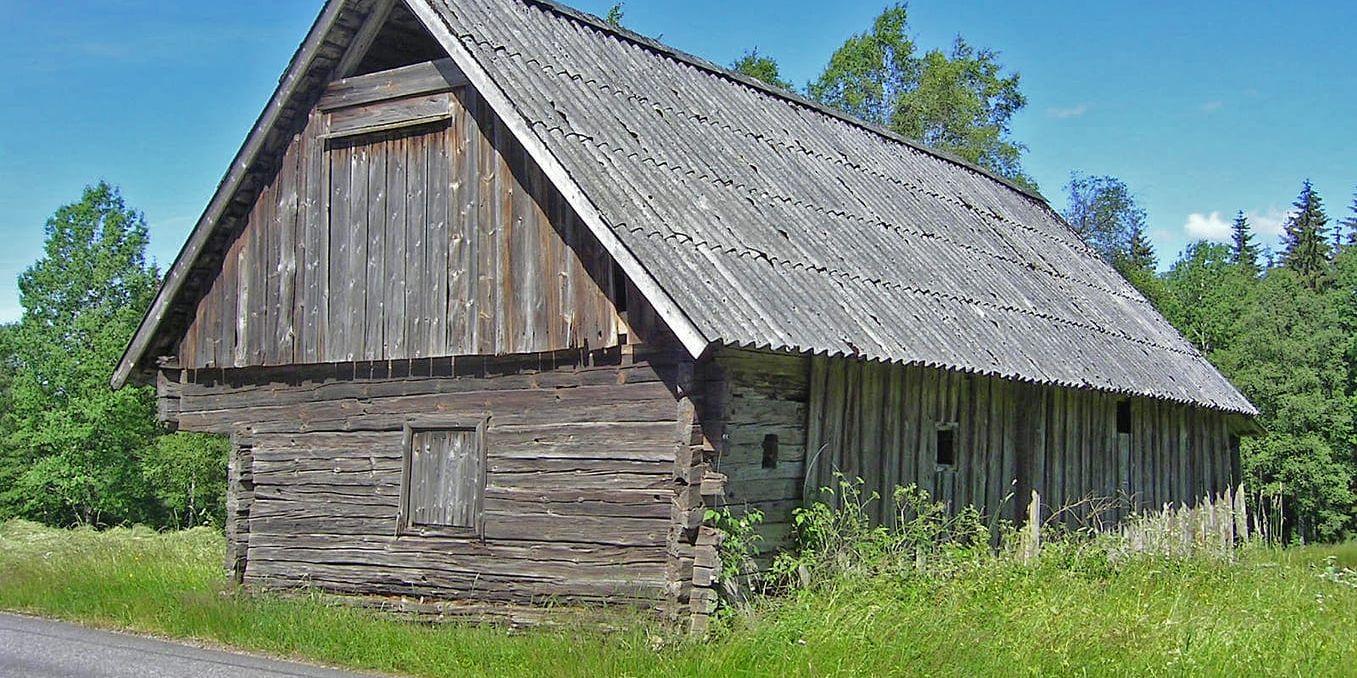 Knuttimrad lada. En av de dokumenterade byggnaderna ligger i Färgaryd och byggdes troligen på 1700-talet.