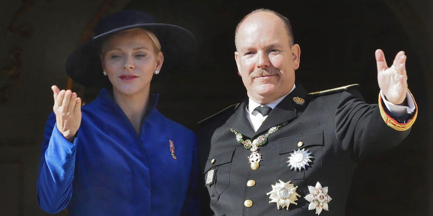 Prins Albert den II av Monaco, här med sin fru prinsessan Charlene. Arkivbild från november 2017.