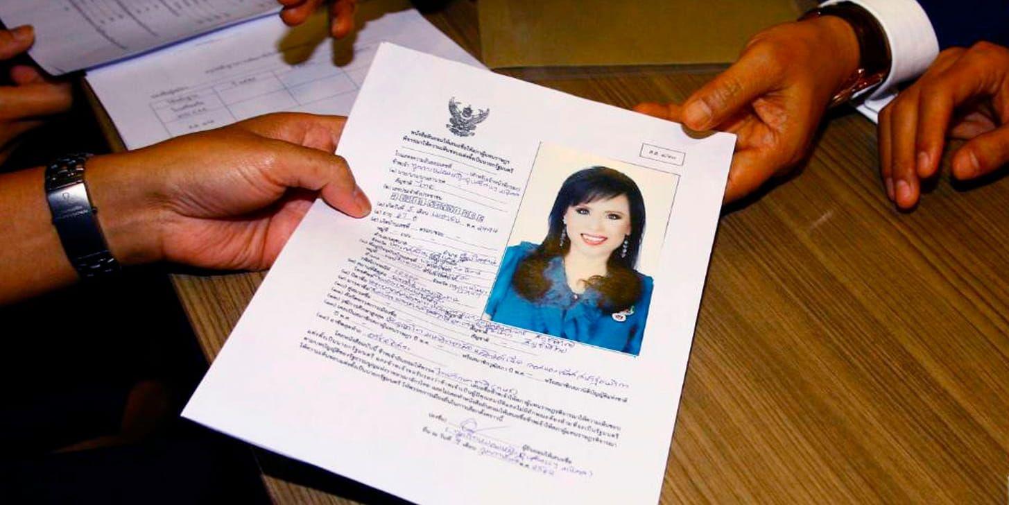 Den thailändska ex-prinssessan Ubolratana Rajakanyas namn som premiärministerkandidat lanserades överraskande i fredags av det thailändska partiet Thai Raksa Chart. Nu har landets valkommission satt stopp för hennes kandidatur.