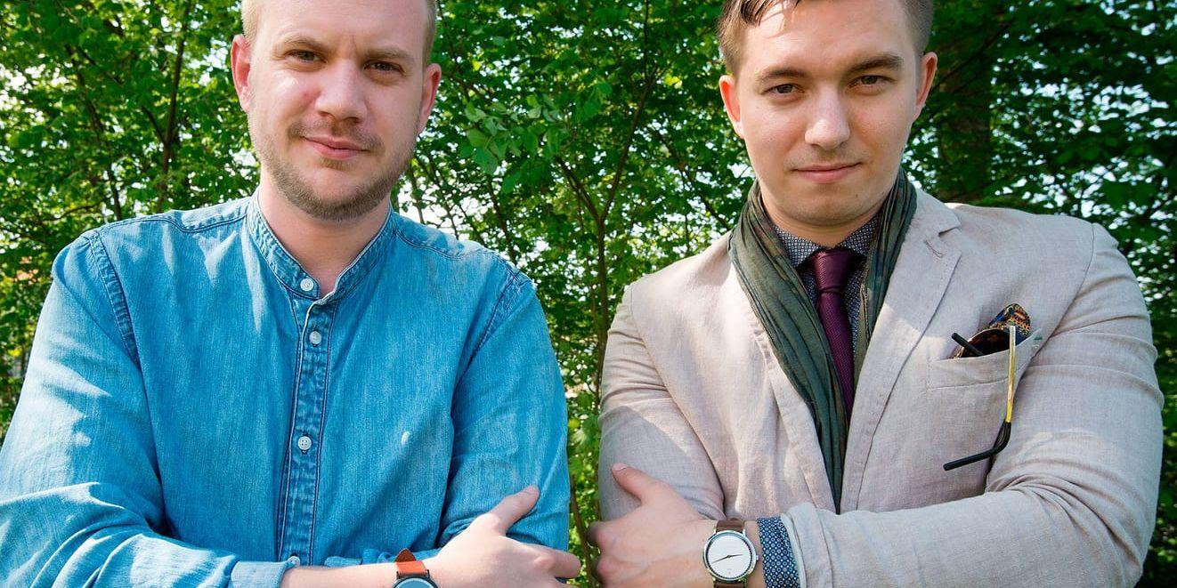 Dynamisk duo. Falkenbergarna Emil Karlsson och Calle (Carl-Fredrik) Olsson är två av delägarna i Bon Echo Collective  som de kallar ett nytt slags företag. Den tidlösa klockan har blivit en omedelbar succé.