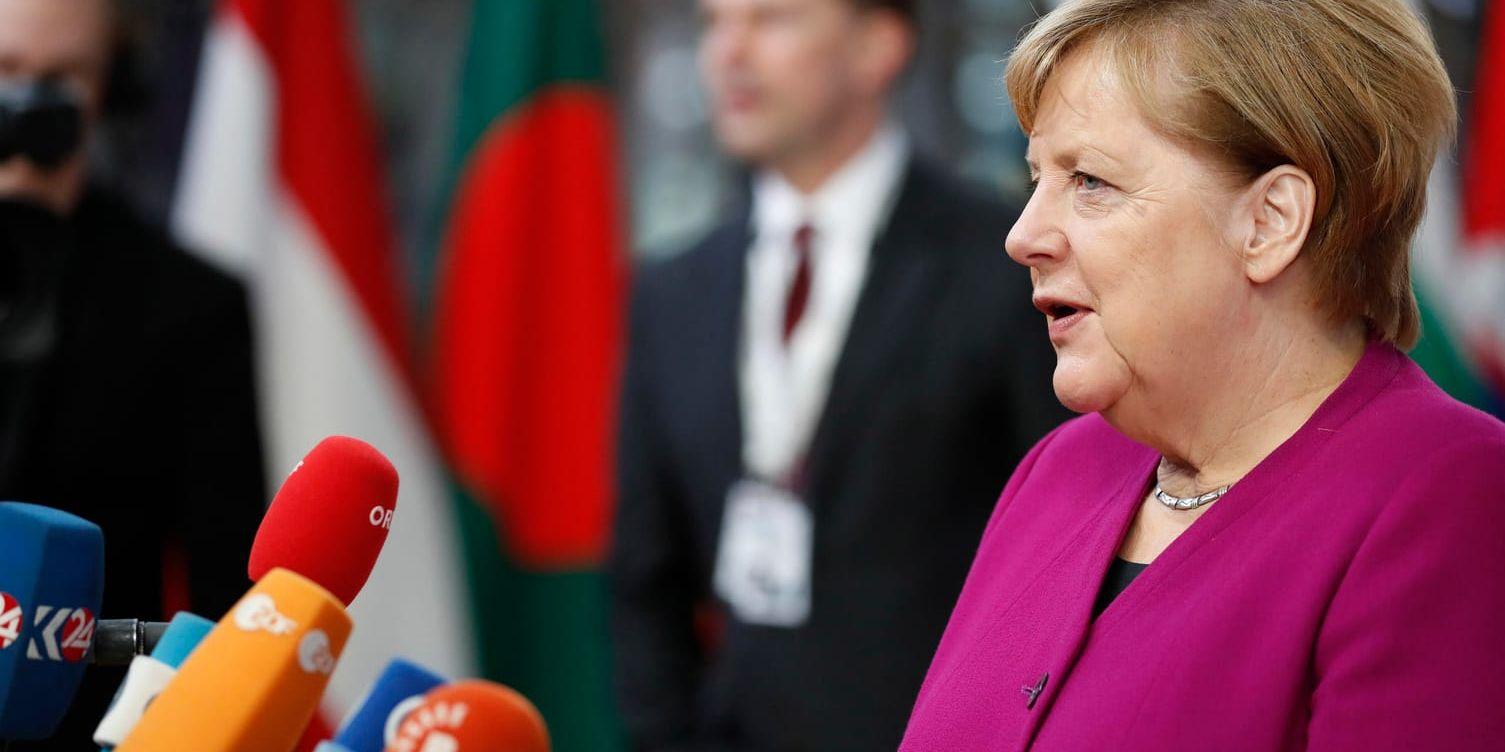Tysklands förbundskansler Angela Merkel stoppar vapenexporten till Saudiarabien.