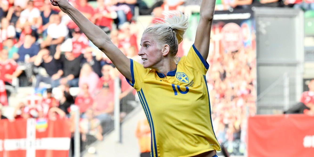 Sofia Jakobsson gjorde Sveriges 1–0-mål mot Danmark.