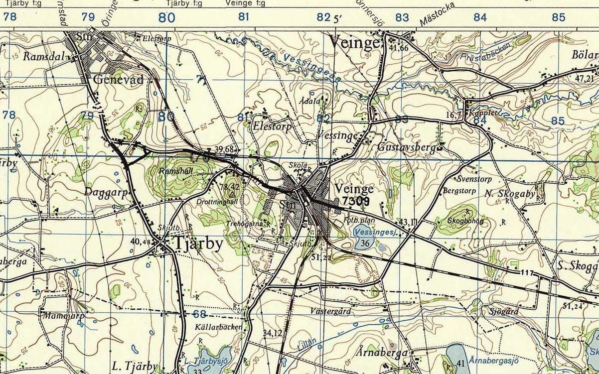 Runt 1980 såg kartan ut så här. Väg 117 gick igenom Genevad och Veinge. Nu är 117 ersatt av 15, som går utanför Genevad och Veinge. Källa: Trafikverket
