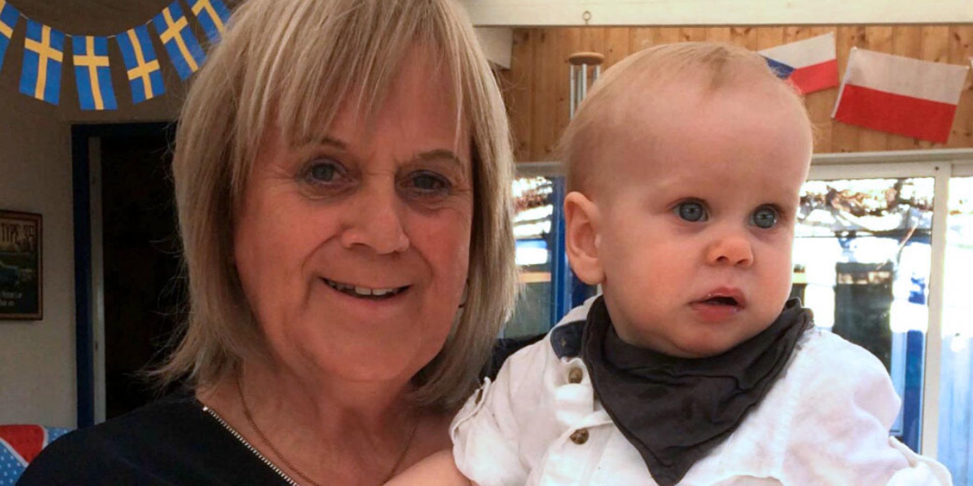  <strong id="strong-d1e171">Kamilla Maertha Petersson med barnbarnet Noah. Nu föreläser hon om sitt liv med fokus på transsexualitet under Pre-Pride i Varberg.</strong> 