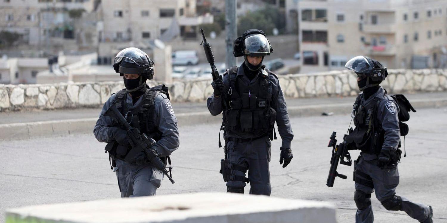 Israeliska kravallpoliser i Issawiyeh i östra Jerusalem, där räden genomfördes.