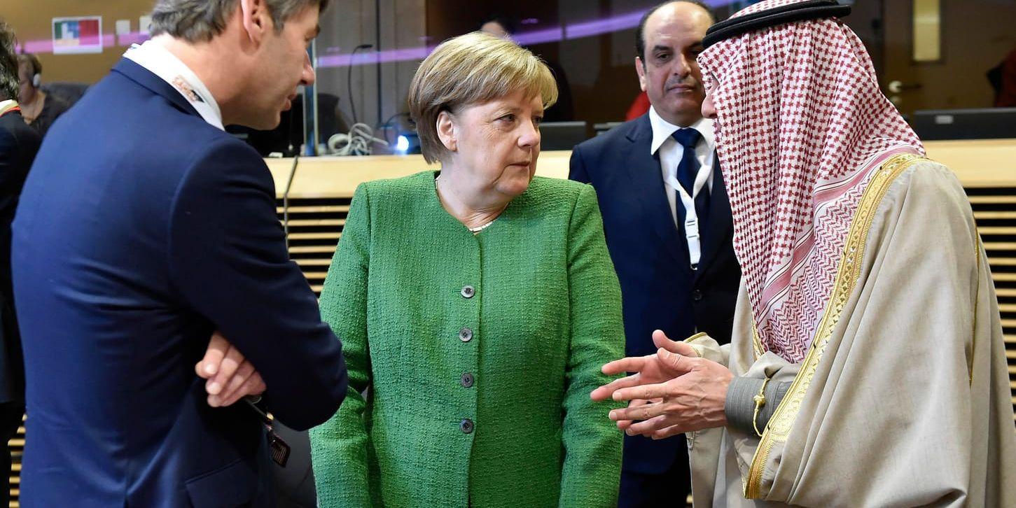 Tysklands förbundskansler Angela Merkel i samtal med Saudiarabiens utrikesminister Adel al-Jubeir tidigare i år. Arkvbild.