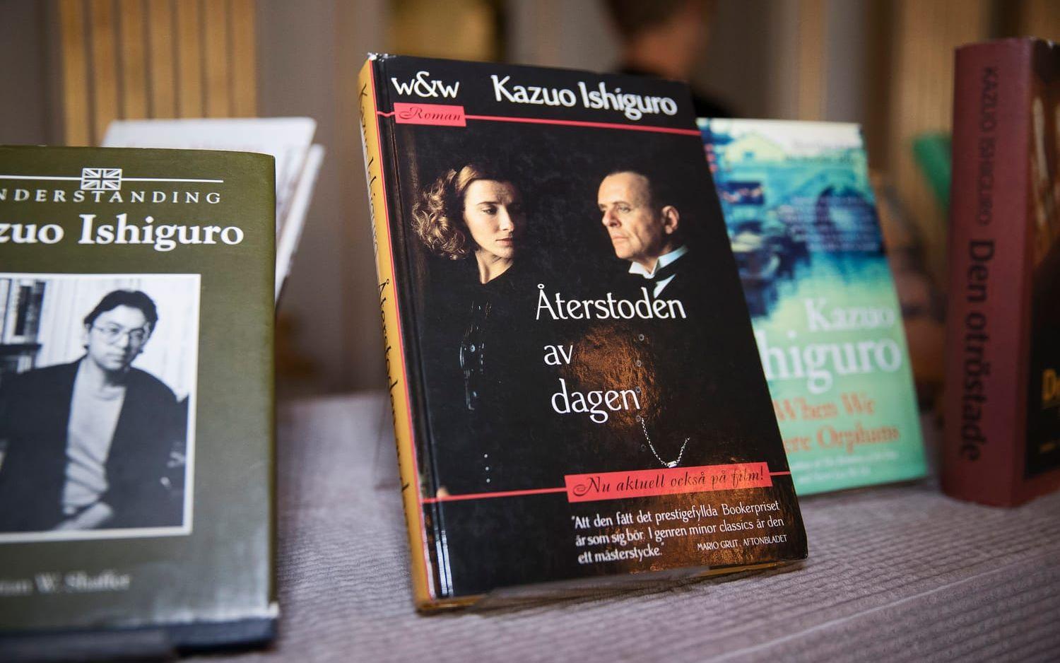 Böcker av Nobelpristagaren Kazuo Ishiguro. Foto: Nils Peter Nilsson
