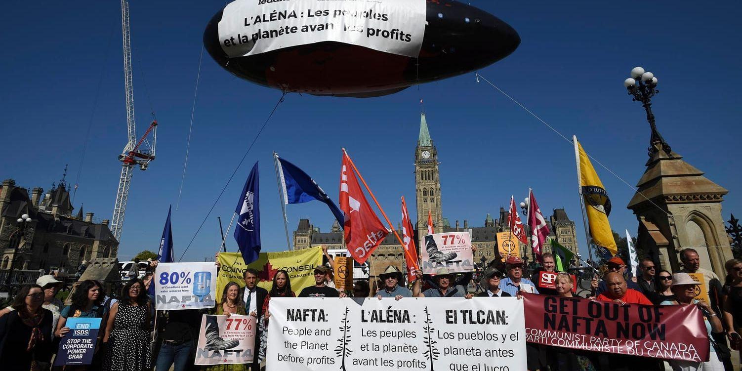 Nafta-kritiska demonstranter i Ottawa i fredags, inför den nya förhandlingsrundan.