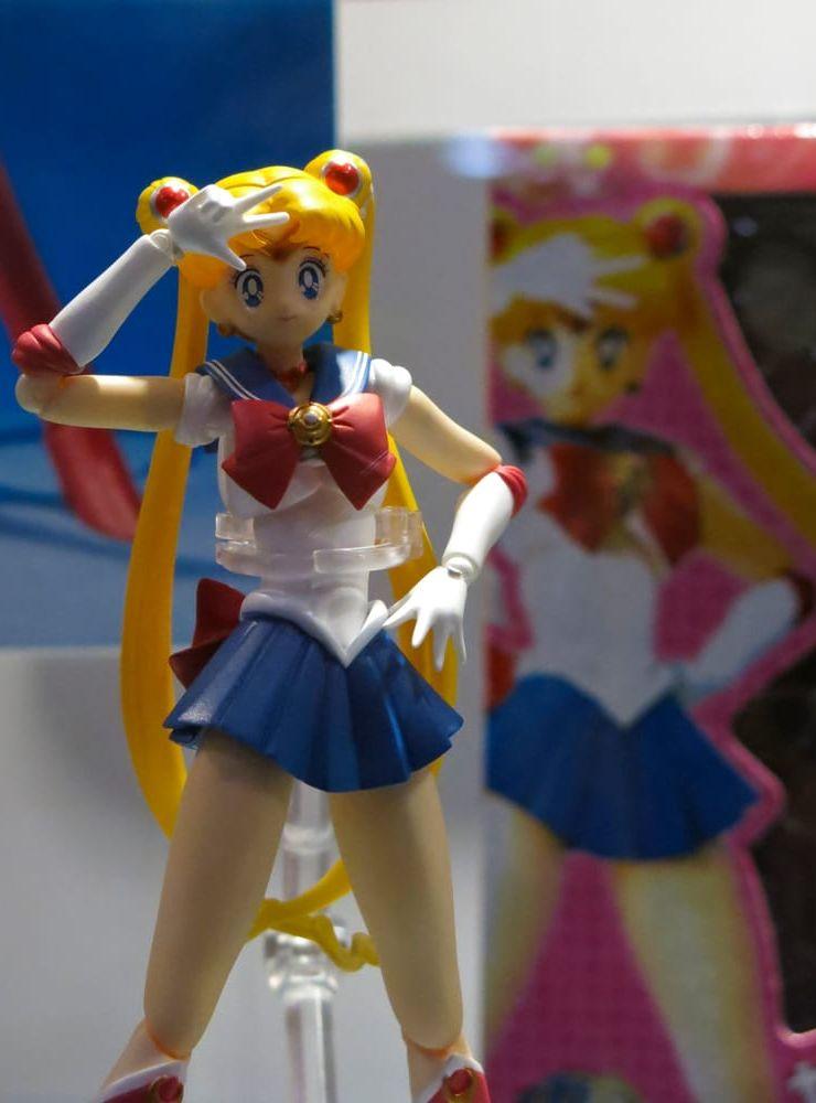 Den japanska mangaserien Sailor moon sändes i svensk tv för första gången år 1996 på TV4. Serien handlar om Annie Tsukino som förvandlas till hjältinnan Sailor Moon. Annie räddar den talande katten Luna, som upptäcker att Annie är en av fem månhjältinnor som ska slåss mot ondskans makter. Foto: TT
