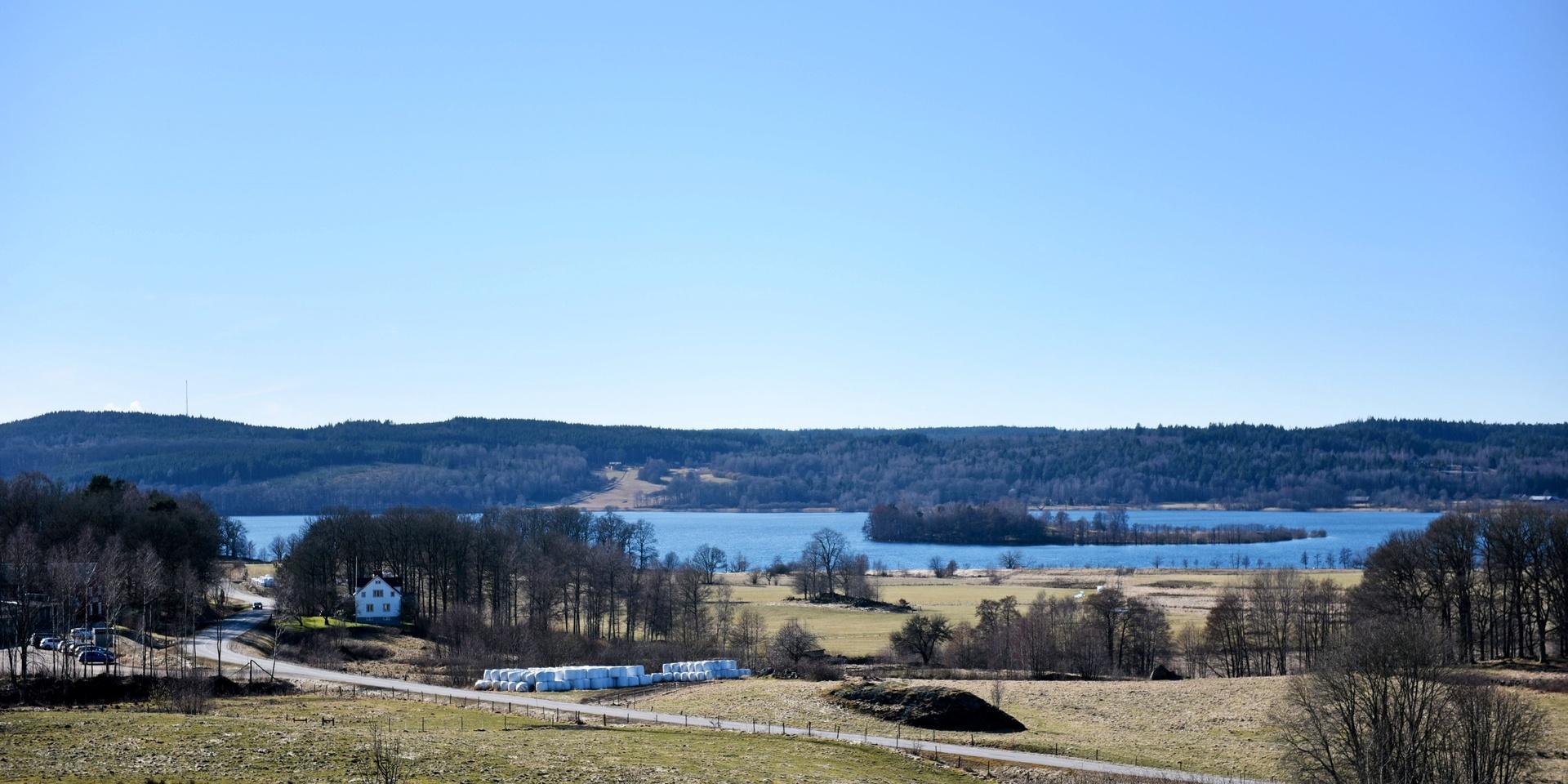 Sjön Fävren i Kungsäter om våren. 